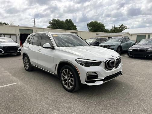 Mineral White Metallic 2021 BMW X5 xDrive40i