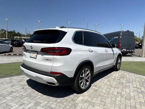 Mineral White Metallic 2021 BMW X5 xDrive40i