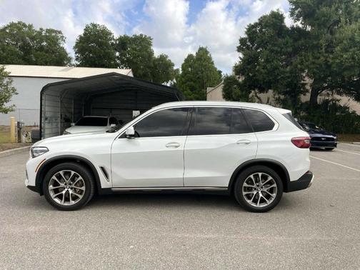 Mineral White Metallic 2021 BMW X5 xDrive40i