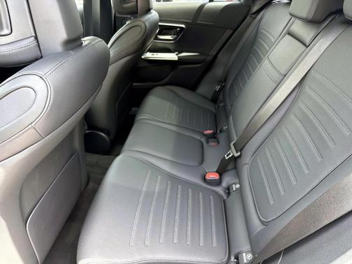 2025 Mercedes-Benz GLC 350e Base 4MATIC