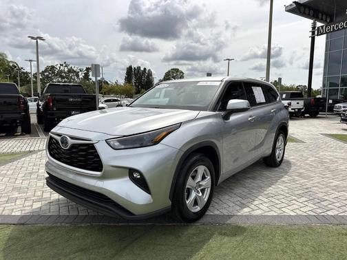 2022 Toyota Highlander Hybrid LE