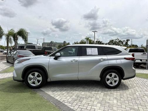 2022 Toyota Highlander Hybrid LE