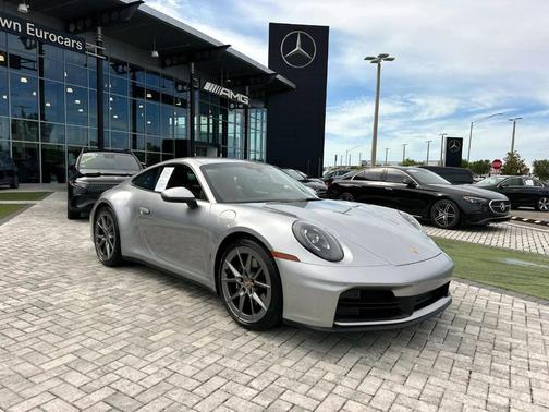 2025 Porsche 911 Carrera