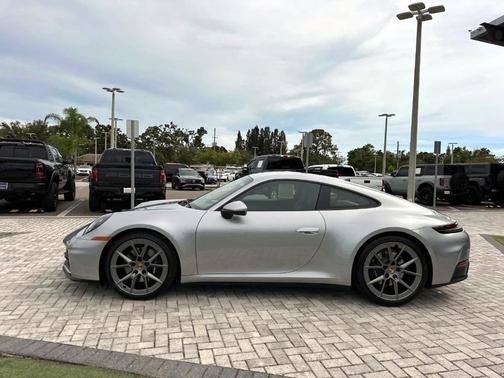2025 Porsche 911 Carrera