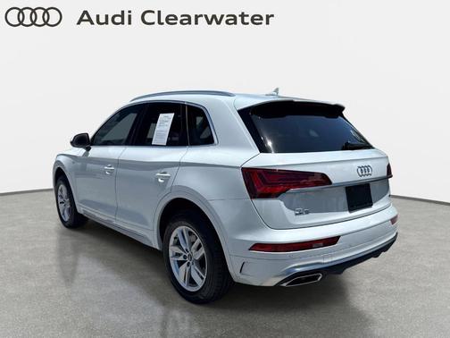 Glacier White Metallic 2023 Audi Q5 45 S line quattro Premium