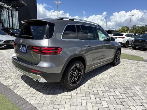 2026 Mercedes-Benz GLB 250 Base 4MATIC