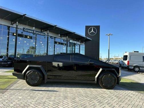 2024 Tesla Cybertruck Base