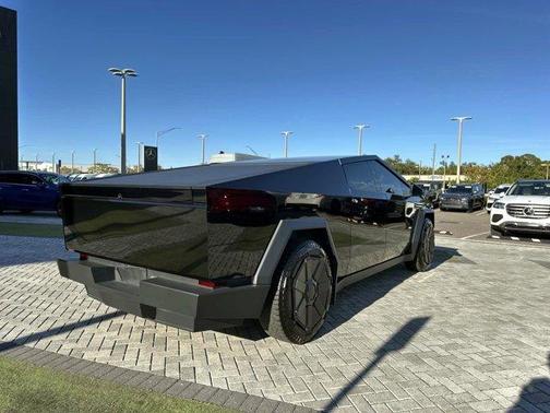 2024 Tesla Cybertruck Base