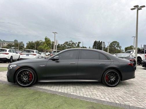 2025 Mercedes-Benz AMG S 63 E Base