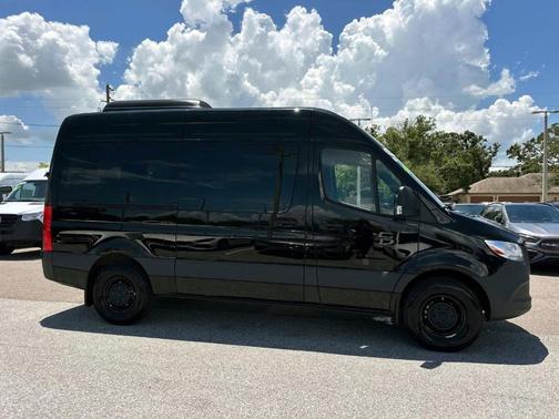 2024 Mercedes-Benz Sprinter 2500 144 WB Standard Roof Passenger