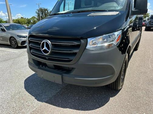 2024 Mercedes-Benz Sprinter 2500 144 WB Standard Roof Passenger