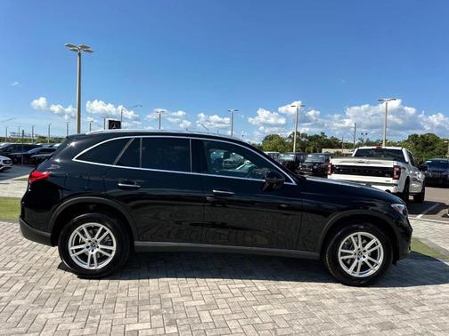 2025 Mercedes-Benz GLC 300 Base