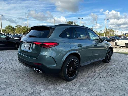 2025 Mercedes-Benz GLC 300 Base
