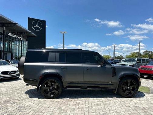 2025 Land Rover Defender P500 V8