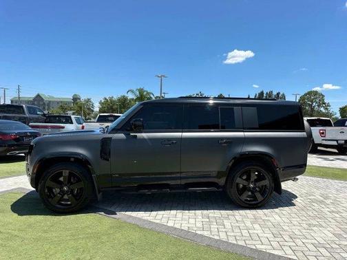 2025 Land Rover Defender P500 V8