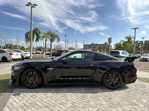 2021 Ford Shelby GT500 Base