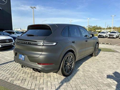 2024 Porsche Cayenne Base