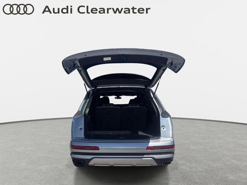 Satellite Silver Metallic 2025 Audi Q7 55 Premium Plus