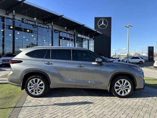 2025 Toyota Highlander LE