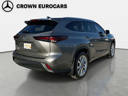 2025 Toyota Highlander LE