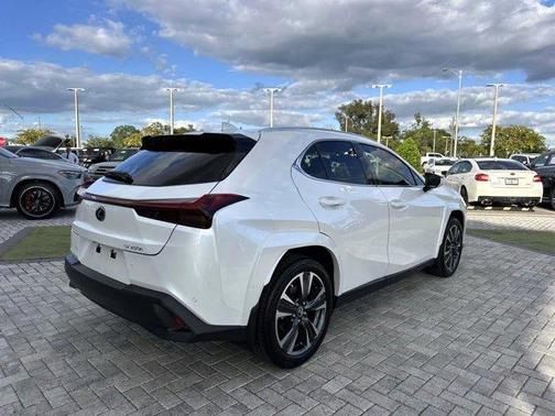 2024 Lexus UX 250h Premium