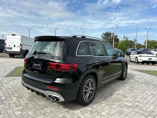 2025 Mercedes-Benz AMG GLB 35 Base