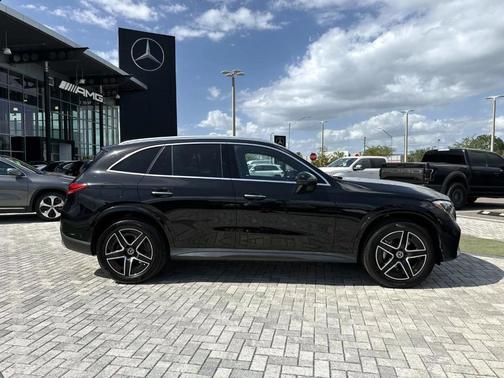 Obsidian Black Metallic 2026 Mercedes-Benz GLC 350e Base 4MATIC