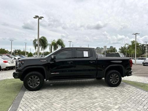 2024 GMC Sierra 1500 AT4X