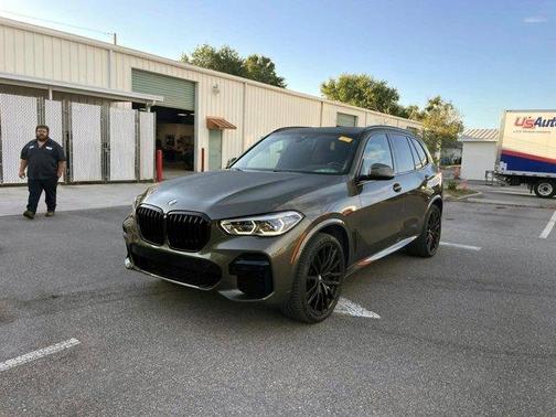 Manhattan Green Metallic 2023 BMW X5 sDrive40i