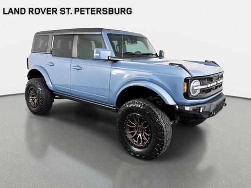 Gray 2023 Ford Bronco Outer Banks