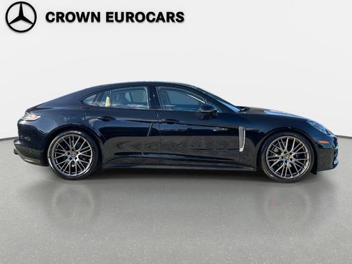 2022 Porsche Panamera 4