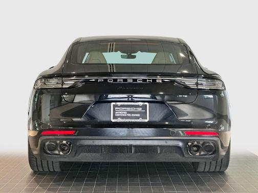 2022 Porsche Panamera 4