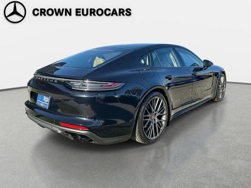 2022 Porsche Panamera 4