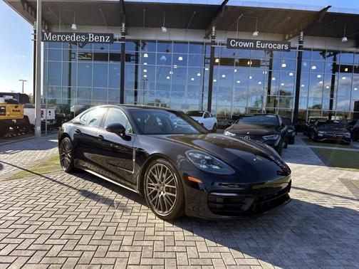 2022 Porsche Panamera 4