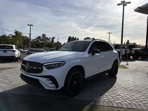 2026 Mercedes-Benz GLC 300 Base
