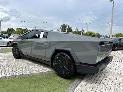 2024 Tesla Cybertruck Cyberbeast
