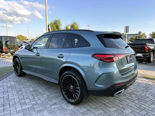 2026 Mercedes-Benz GLC 300 Base
