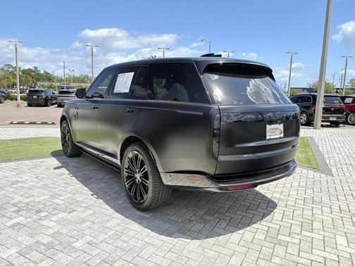 Obsidian Black Satin 2025 Land Rover Range Rover P530 SE
