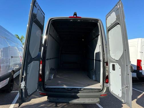 2025 Mercedes-Benz Sprinter 2500 170 WB