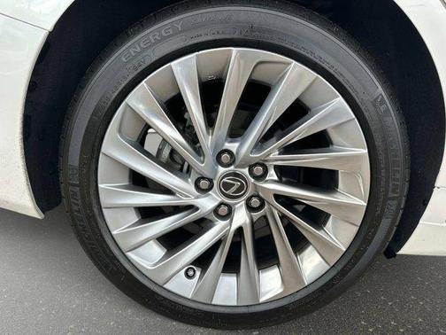 2019 Lexus ES 300h ES 300h Luxury