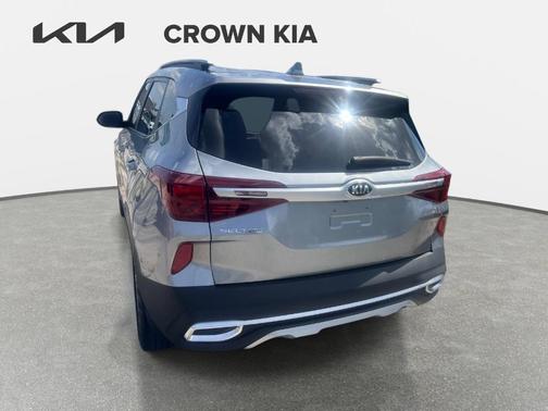 Gray 2025 Kia Seltos S