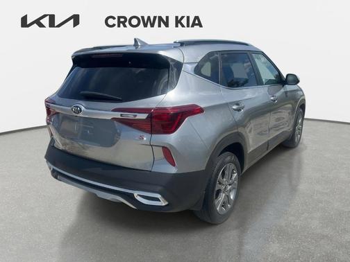 Gray 2025 Kia Seltos S