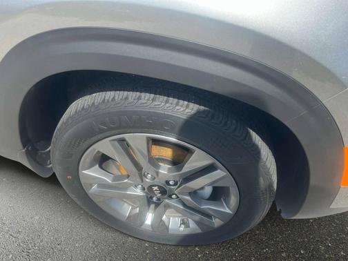 Gray 2025 Kia Seltos S