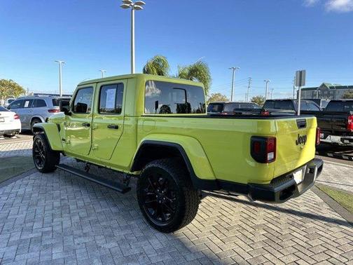 2024 Jeep Gladiator Nighthawk