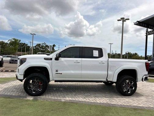 2024 GMC Sierra 1500 AT4