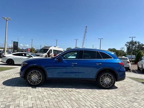 2025 Mercedes-Benz GLC 300 Base