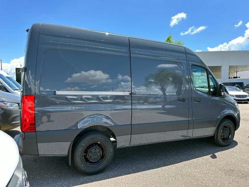 2025 Mercedes-Benz Sprinter 2500 144 WB