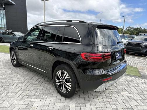 2025 Mercedes-Benz GLB 250 Base 4MATIC