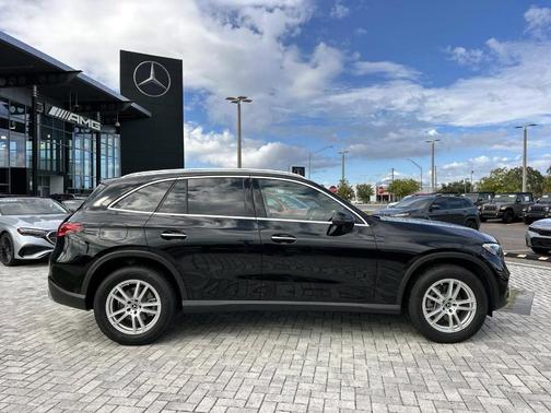 2025 Mercedes-Benz GLC 300 Base