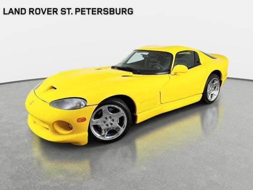 Yellow 2001 Dodge Viper GTS